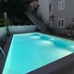 My Rose With A Private Pool * 믈리니