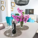 My Rose With A Private Pool 아파트