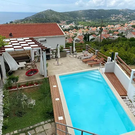 My Rose With A Private Pool Apartmán