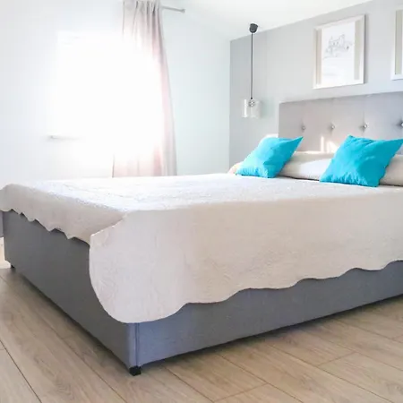 My Rose With A Private Pool 아파트 *