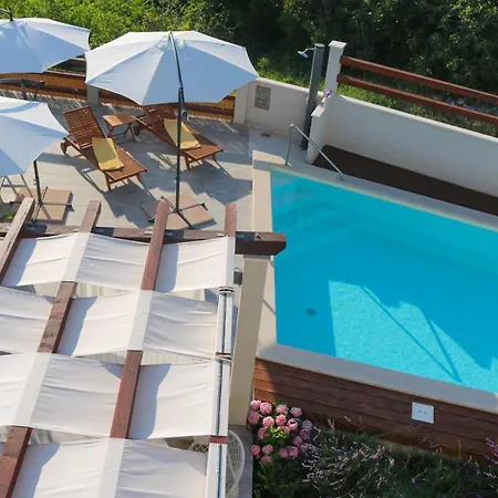 My Rose With A Private Pool Apartmán *