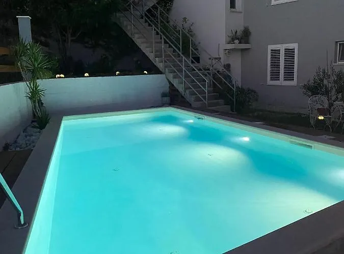 My Rose With A Private Pool * 米利尼