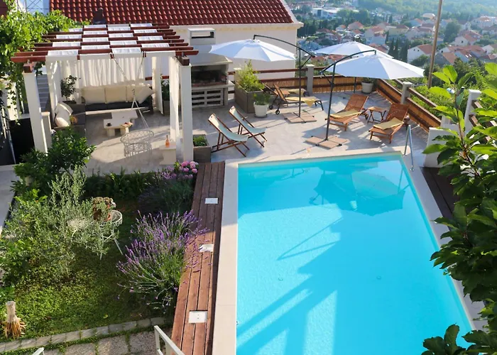 My Rose With A Private Pool Апартаменты